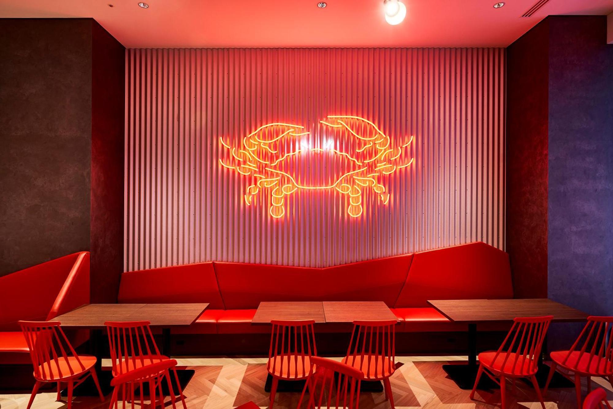 Centara Grand Hotel Osaka Exterior photo Interior of a Pizza Hut restaurant in Shanghai, China