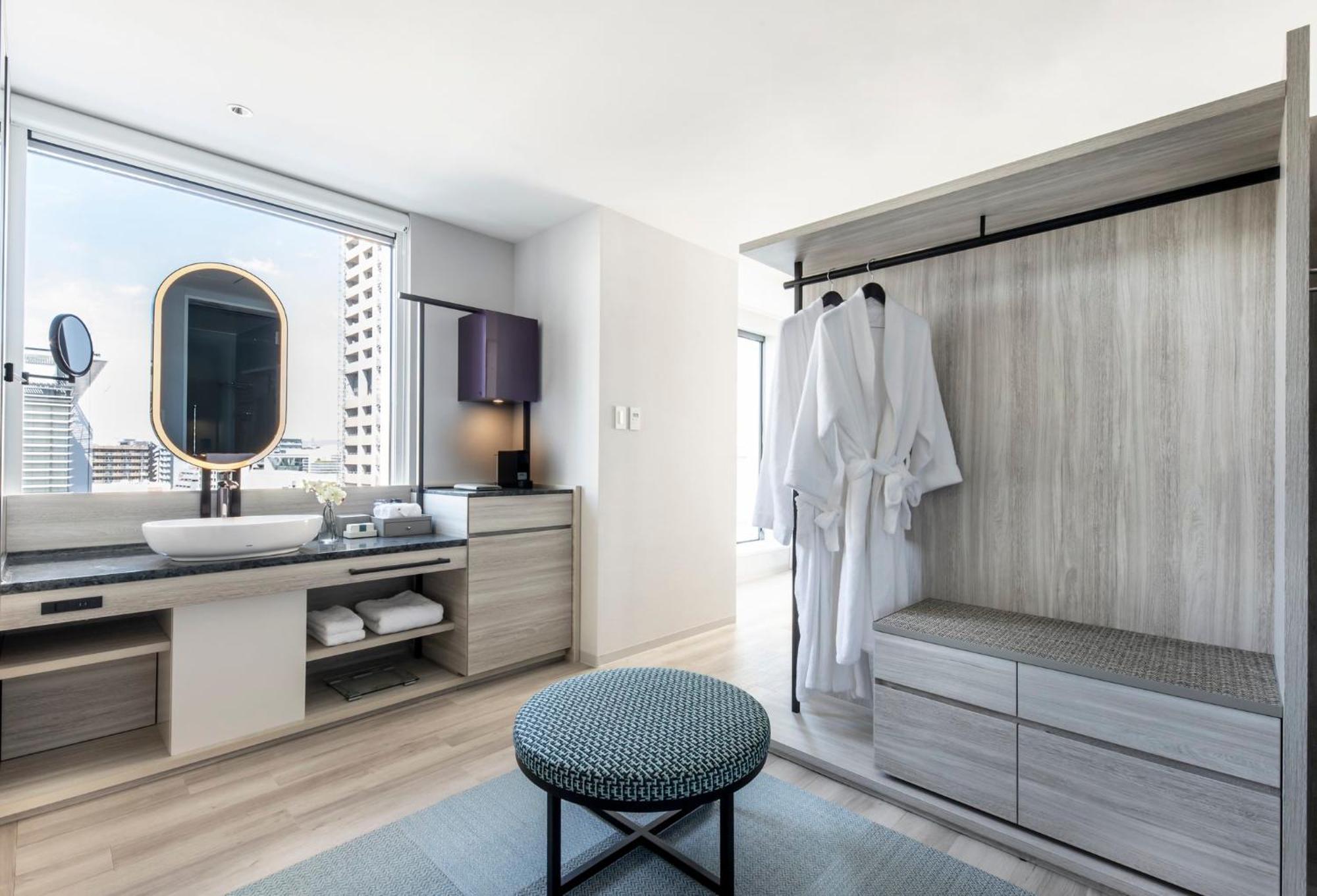 Centara Grand Hotel Osaka Exterior photo Bathroom